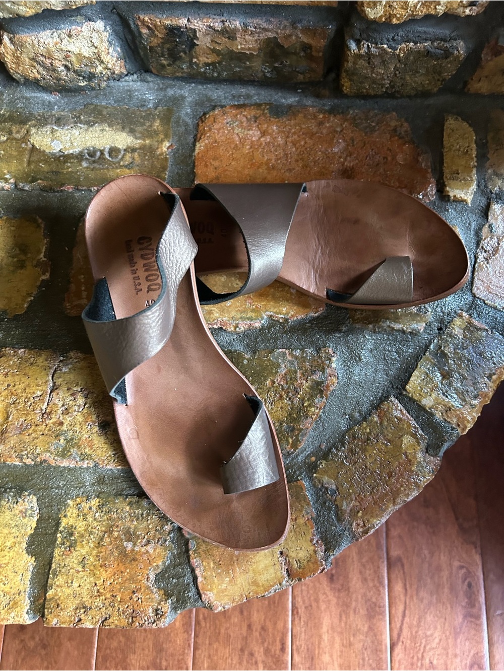 CYDWOQ sandals.